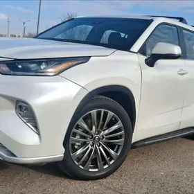 Toyota Highlander 2021