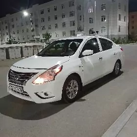 Nissan Versa 2018