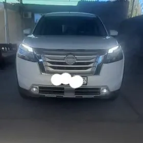 Nissan Pathfinder 2022