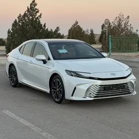 Toyota Camry 2025