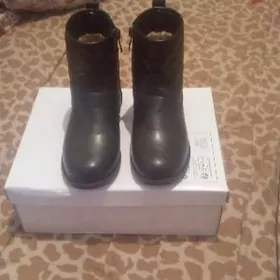 продам вещи на 1 клас