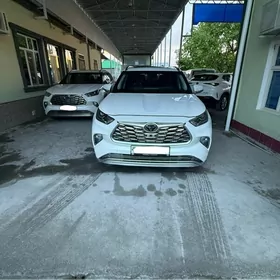 Toyota Highlander 2022