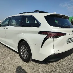 Toyota Sienna 2021
