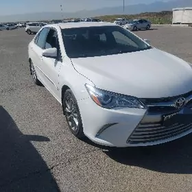 Toyota Camry 2017