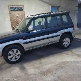 Mitsubishi Pajero 2000