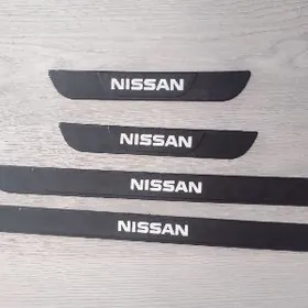 Nakladki Nissan
