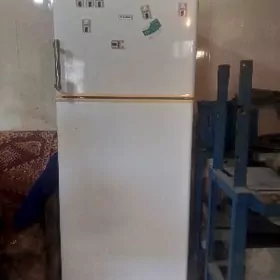 Холодильник HISENSE