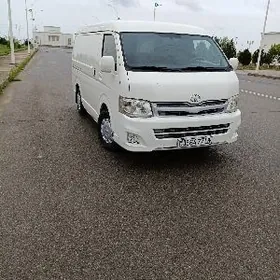 Toyota Hiace 2011