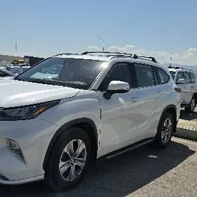 Toyota Highlander 2021
