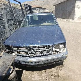 Mercedes-Benz E-Class 1993