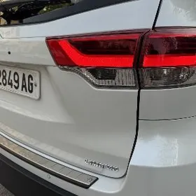 Toyota Highlander 2019