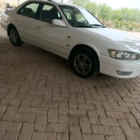 Toyota Camry 2001