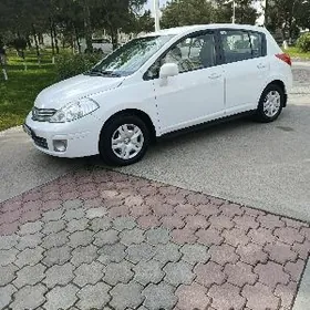 Nissan Versa 2012