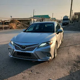 Toyota Camry 2018