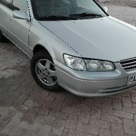 Toyota Camry 2000