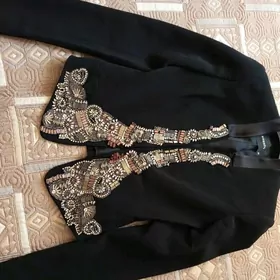 пиджаки и другая женская одежд