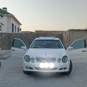 Mercedes-Benz E320 2004