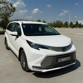 Toyota Sienna 2021