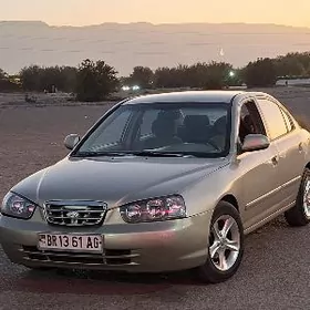 Hyundai Elantra 2001