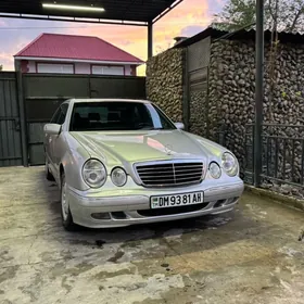 Mercedes-Benz E320 2000