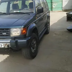 Mitsubishi Pajero 1996