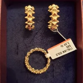 Gyzyl komplekt gulakhalka yüzü