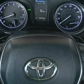 Toyota Camry 2018