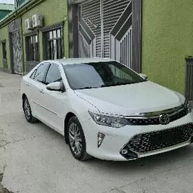 Toyota Camry 2017