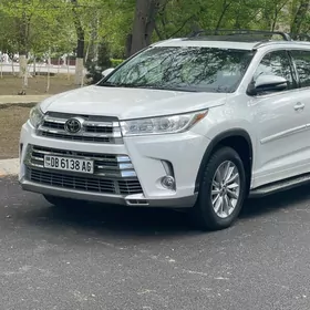 Toyota Highlander 2019