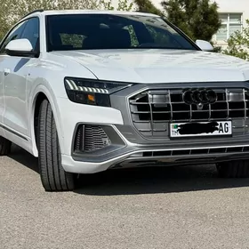 Audi Q8 2022