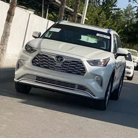 Toyota Highlander 2020