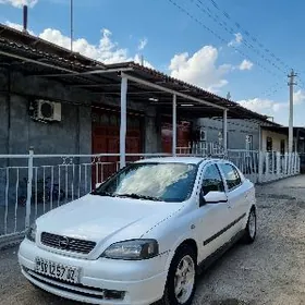 Opel Astra 2000
