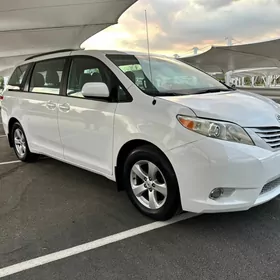Toyota Sienna 2012
