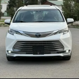 Toyota Sienna 2022