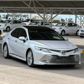 Toyota Camry 2019