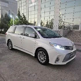 Toyota Sienna 2018