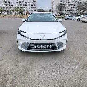 Toyota Camry 2025