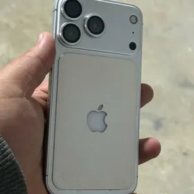 İphone  x 17  pro öwrülen