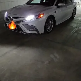 Toyota Camry 2021