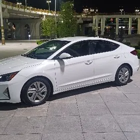 Hyundai Elantra 2019
