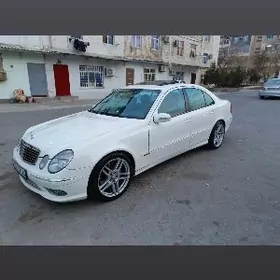 Mercedes-Benz E350 2004