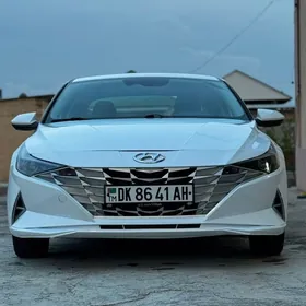 Hyundai Elantra 2022