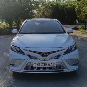 Toyota Camry 2021