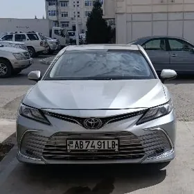 Toyota Camry 2021