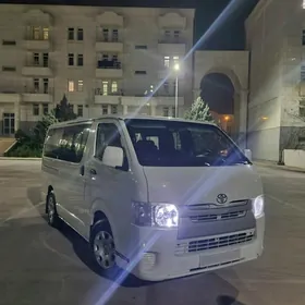 Toyota Hiace 2014