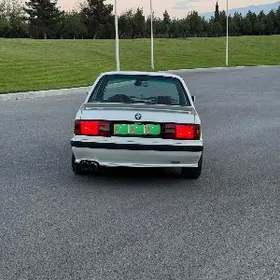 BMW 320 1989