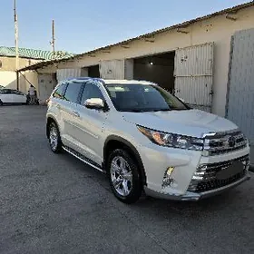 Toyota Highlander 2019