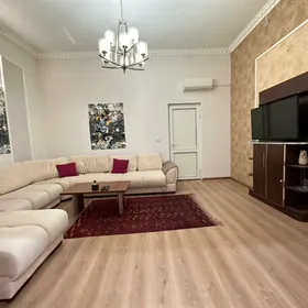 ОФИС 145квадрат возле БЕРКАРАР