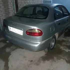 Daewoo Lanos 1998