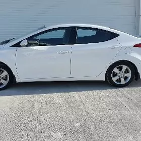 Hyundai Elantra 2012